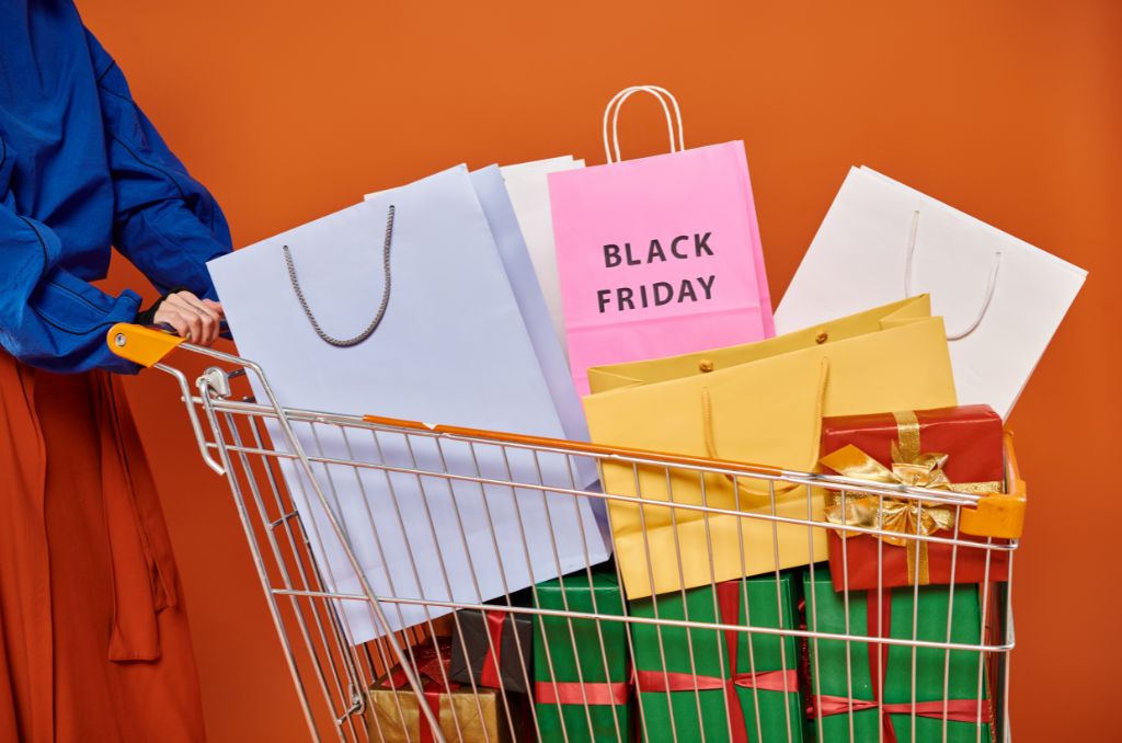 30+ Best Tips For Black Friday Shopping In 2025