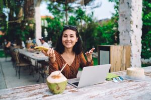 48 Most Profitable (and Fun!) Side Hustles In Hawaii